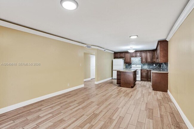 Building Photo - 4114 NW 88th Ave