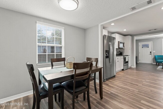 Building Photo - 1905 Niblick Dr