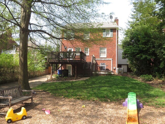 Building Photo - This home has so much to offer! MUST SEE!