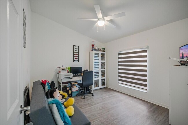 Building Photo - 520 Pheasant Dr