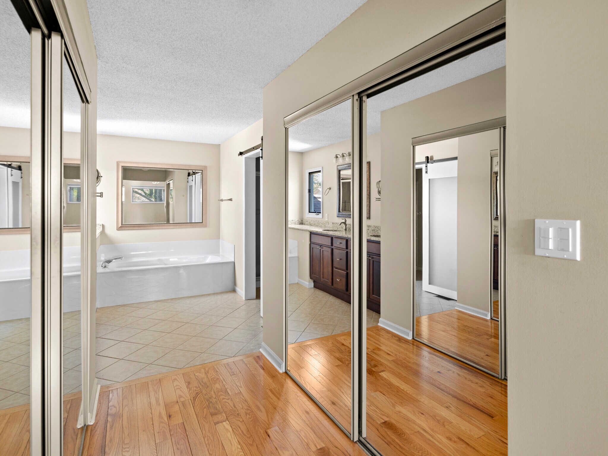 Building Photo - 106 Clubwood Ct