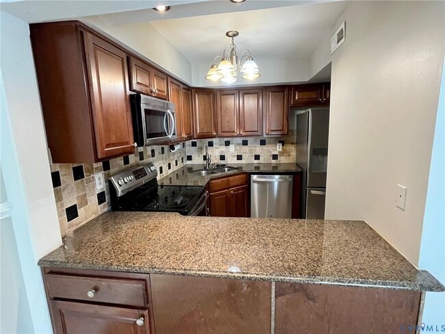 Building Photo - 18 Skipwith Green Cir