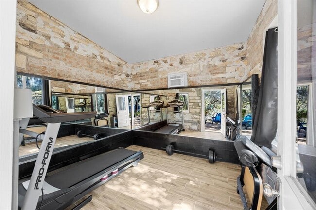 Building Photo - 5600 Blueridge Ct