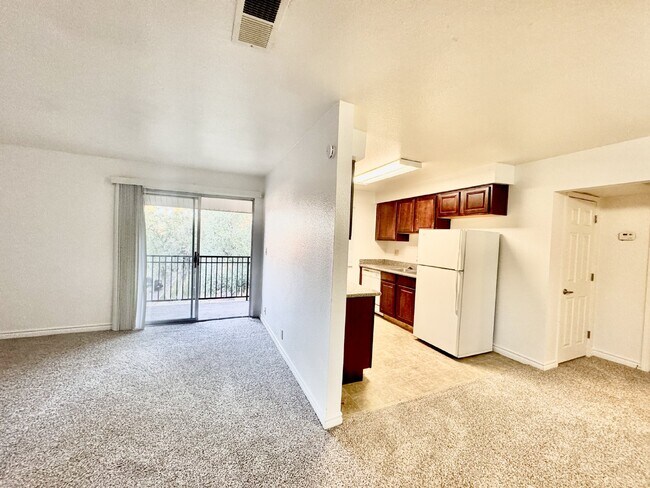 Building Photo - Las Vegas Guard-Gated Condo for Rent | Bella Vita Community | 1 Bedroom Upstairs Unit