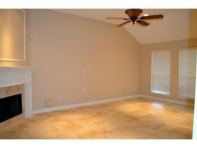 Building Photo - Glenhill Drive, Pearland, TX 77584 - 3 BR 2.5 BA single-family home