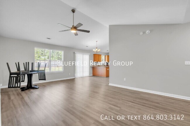 Building Photo - 106 Pine Needle Rd