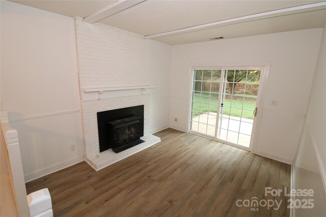 Building Photo - 7104 Lake Dr