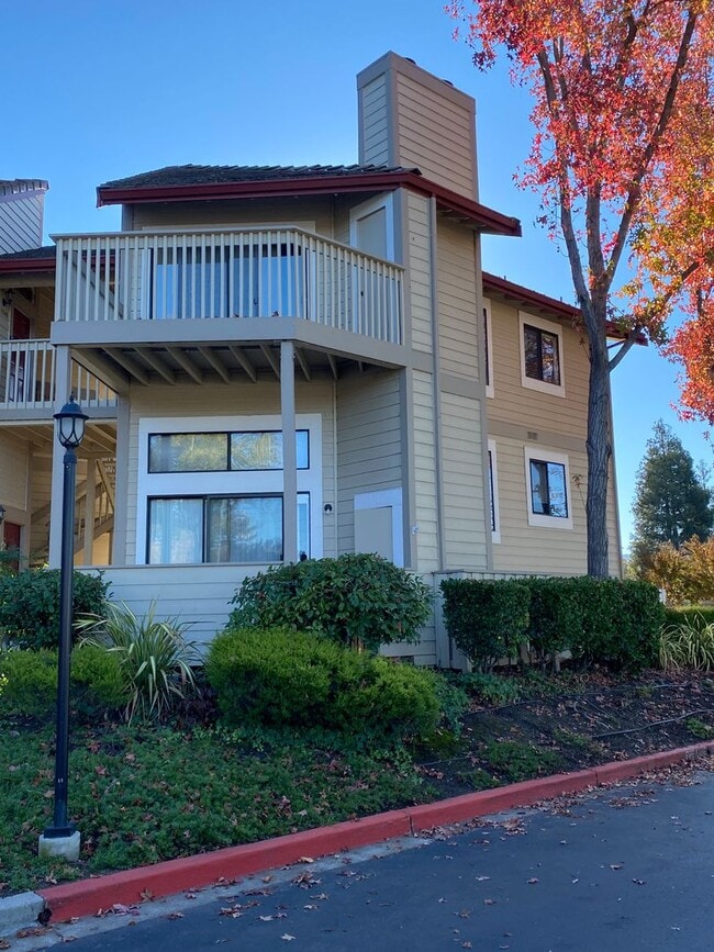 Building Photo - 3346 Smoketree Commons Dr