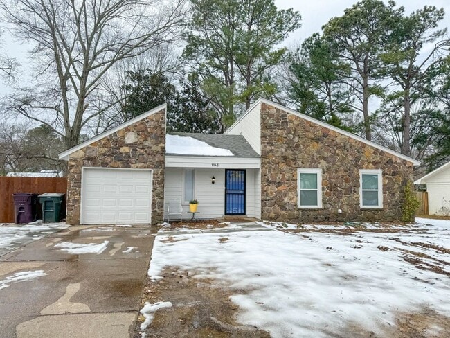 Primary Photo - 1145 Greenview Rd