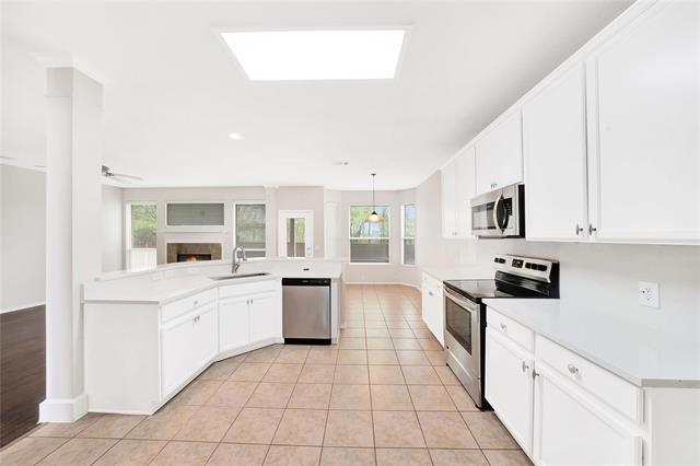 Building Photo - 8625 Luzerne Dr