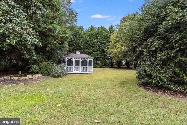 Building Photo - 37487 Burton Ct