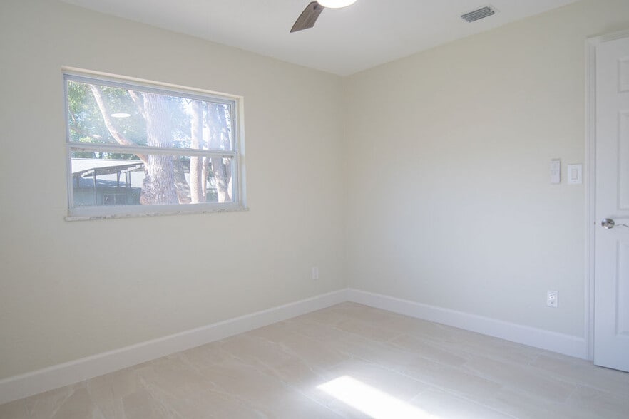 Bedroom 3 - 70 S Winter Park Dr
