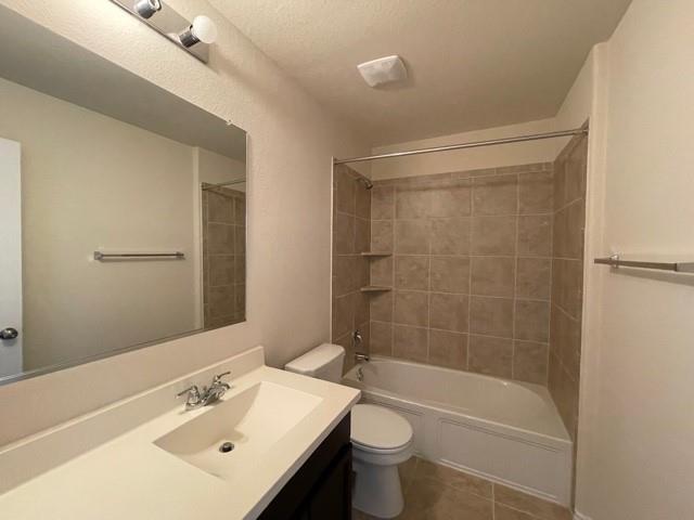 Building Photo - 1001 Hillrose Dr