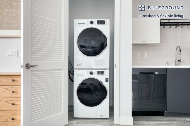 Building Photo - 700 N Spaulding Ave