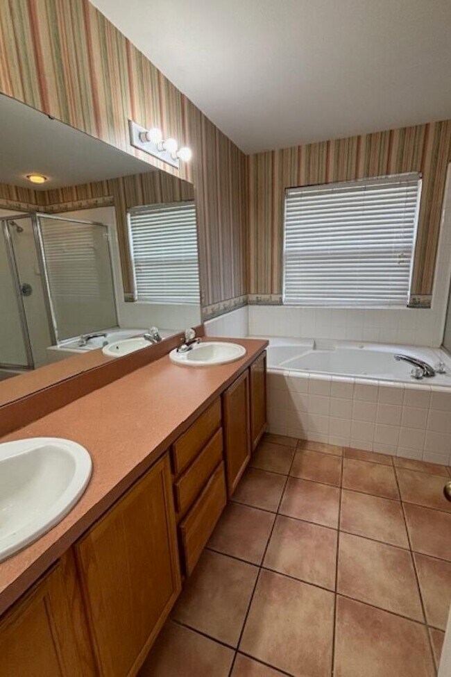 Building Photo - 4909 Park View Ct