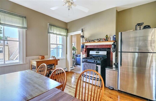 Building Photo - 98 John St