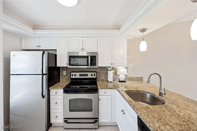 Building Photo - 1015 Mainsail Dr