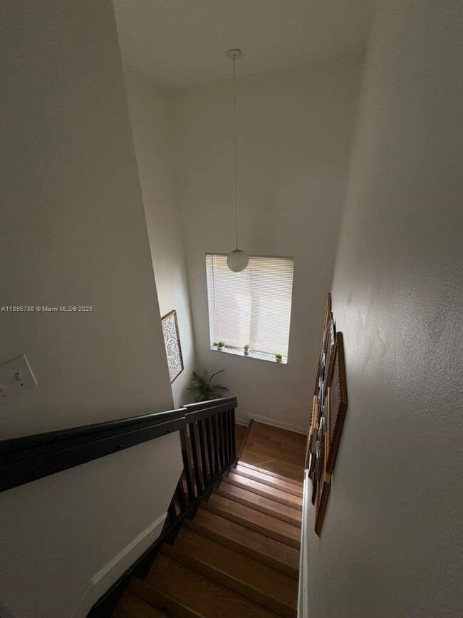 Building Photo - 1064 NE 41st Ave