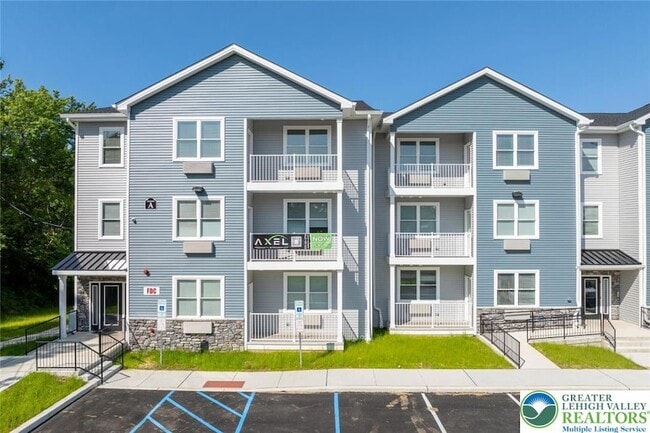 Building Photo - 948 N Front St