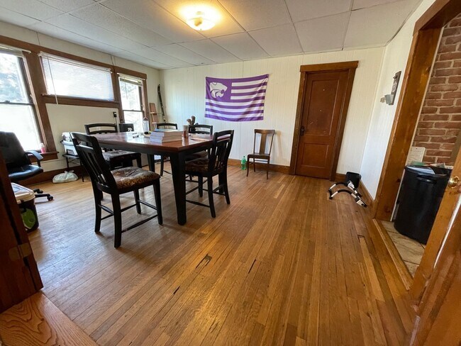 Building Photo - 1709 Laramie St