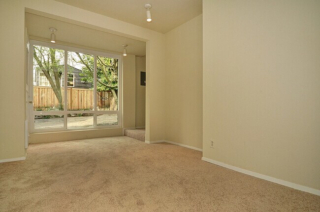 Building Photo - The Carriage House