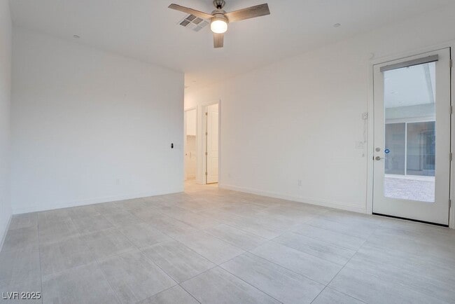 Building Photo - 230 Carmel Sky St