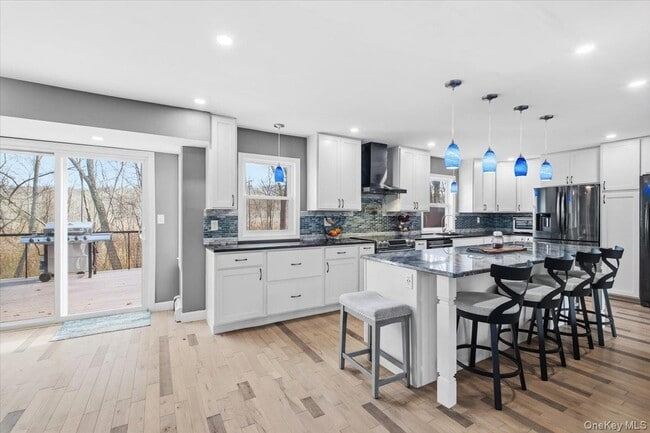 Building Photo - 67 Thoreau Ct