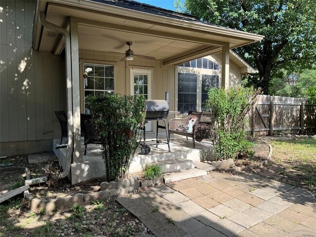 Building Photo - 604 Territory Cove