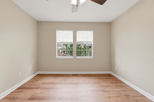 Building Photo - 515 Chesterfield Ave