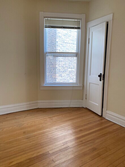 Bedroom - 6307 n Wayne ave