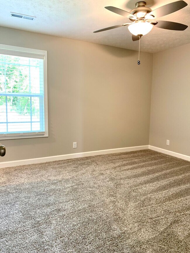 Building Photo - 1247 Highgrove Ln
