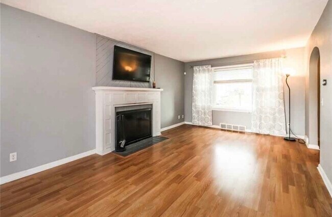 Building Photo - 43 W Craig Hill Dr