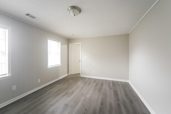 Building Photo - 4547 Almo Ave