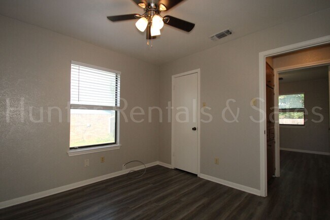 Building Photo - Charming North Killeen Home