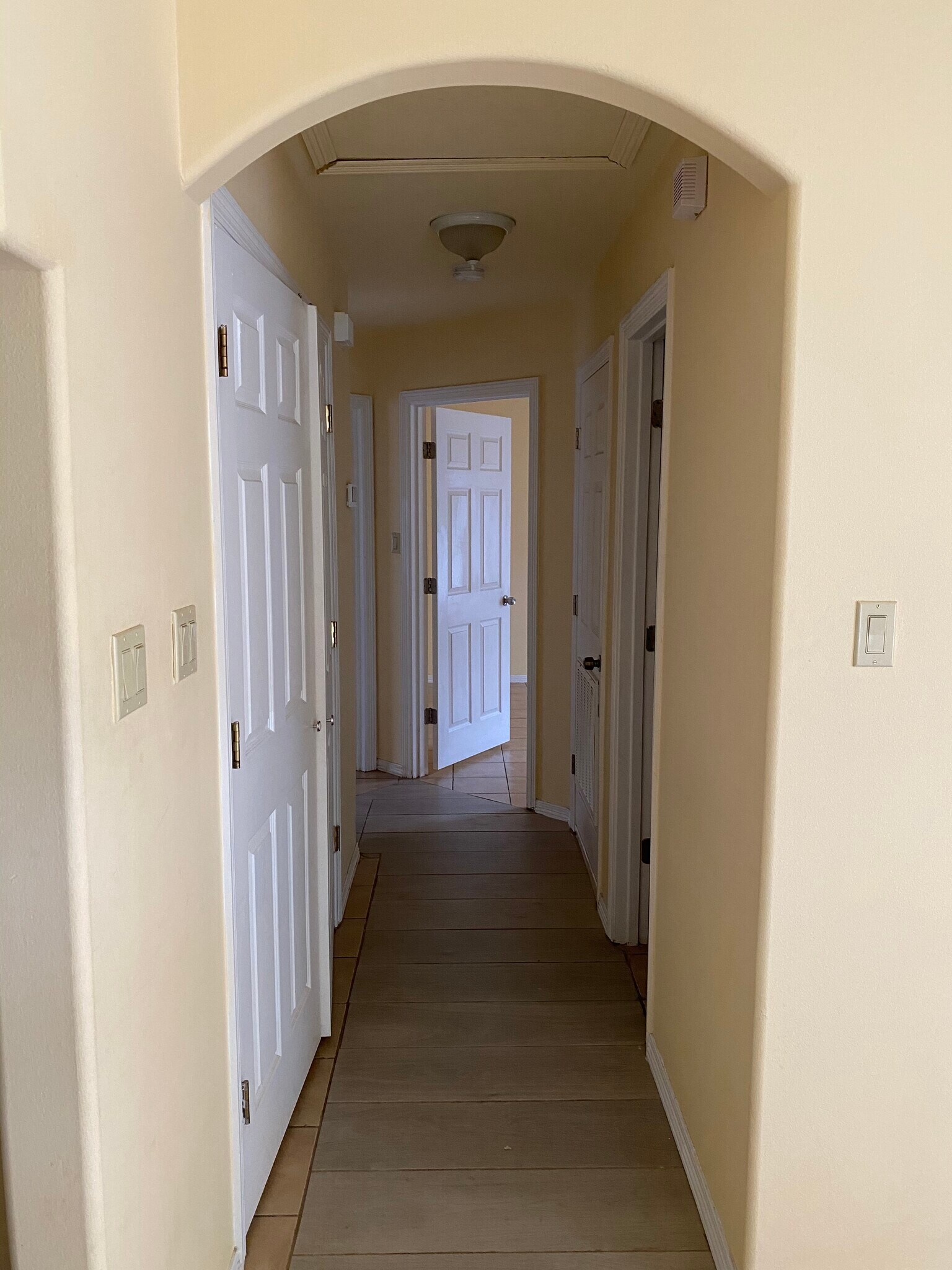 Building Photo - 1406 Tampa St