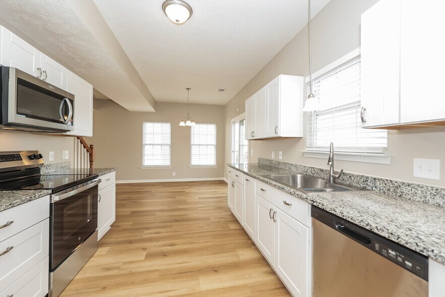 Building Photo - 7233 Legacy Dr