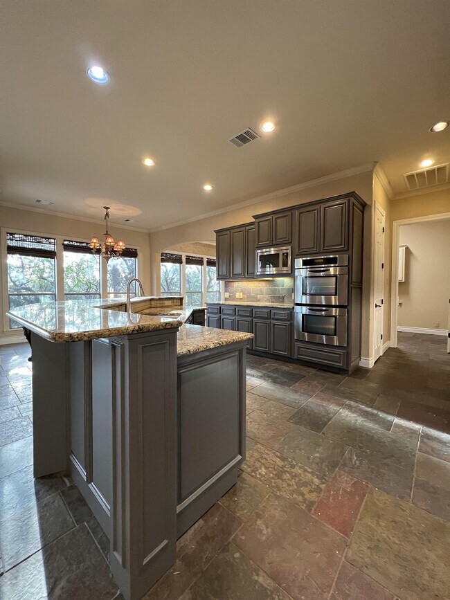 Building Photo - 2922 Ivory Creek