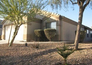Building Photo - 4 Bedroom, 2 Bath Coming 07/01/25!