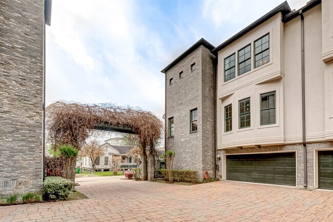 Building Photo - 1514 Summer St