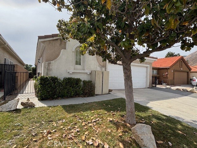 Building Photo - 904 Bergamo Ave