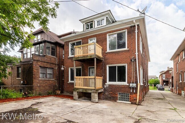 Building Photo - 3037 Calvert Ave