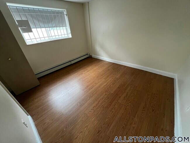 Building Photo - 90 Gardner St