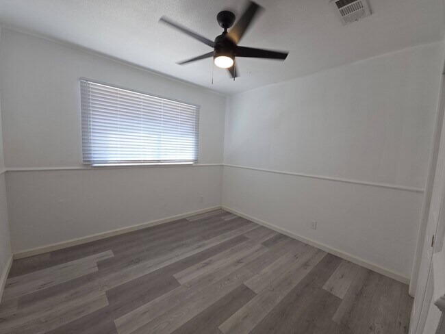 Building Photo - 2067 Blossom Ave