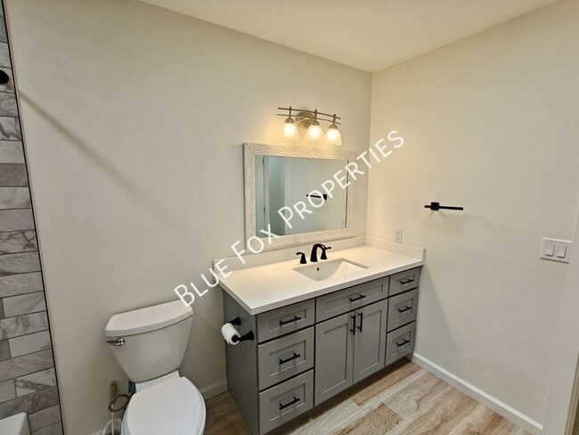 Building Photo - 5440 W Placita De La Promesa