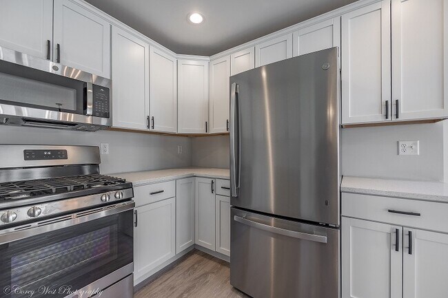 Building Photo - 2217 Concord Dr