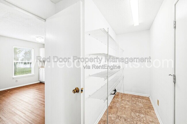 Building Photo - 6533 Newstead Dr