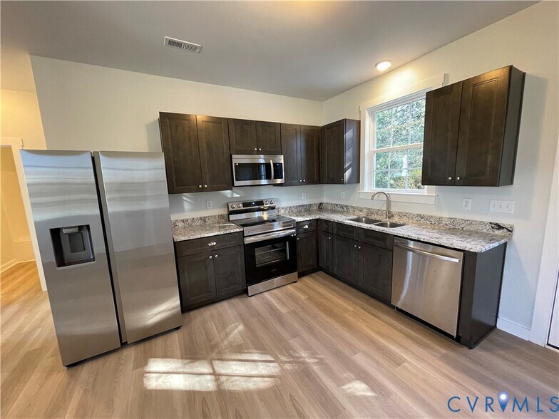 Building Photo - 96 Sandy Brooke Ln