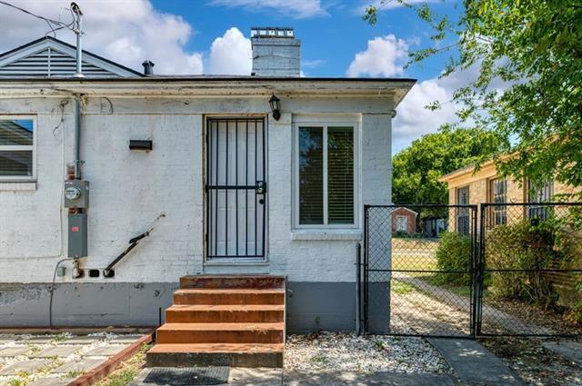 Building Photo - 1827 Somerset Ave