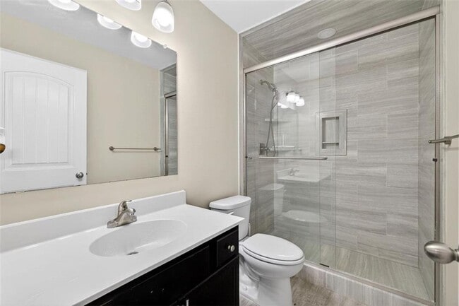 Building Photo - 2430 Fair Oaks Way