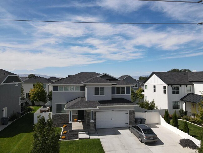 Building Photo - 195 N Sunrise Rnch Dr